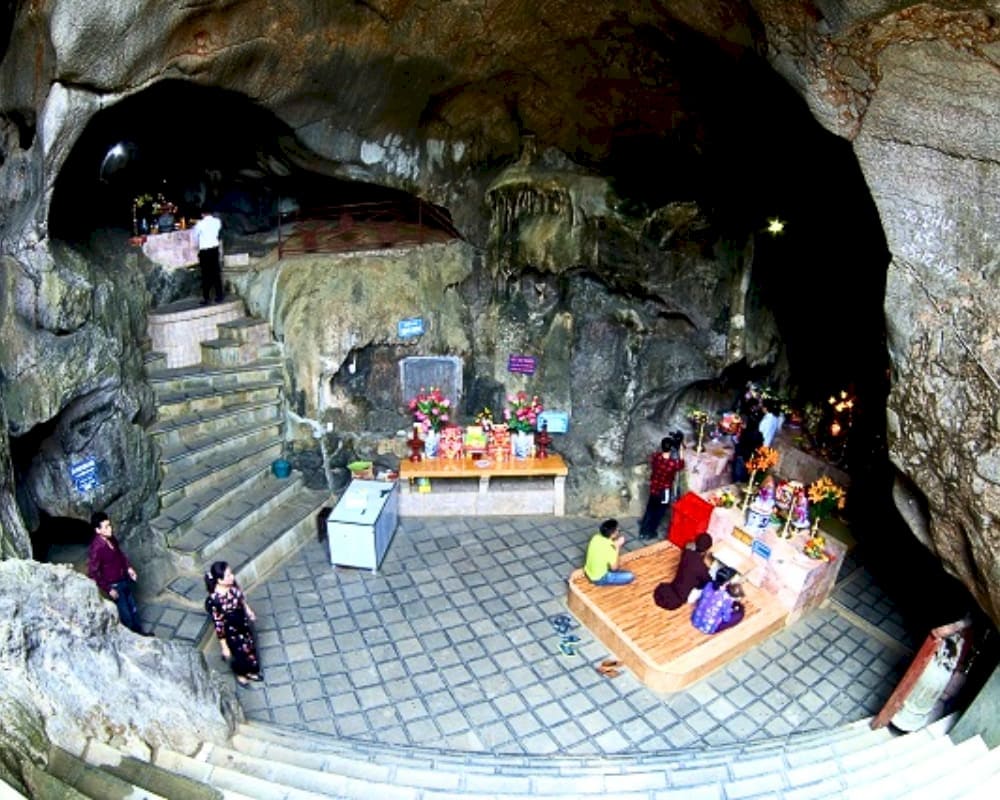 Động Tuyết Sơn chùa Hương